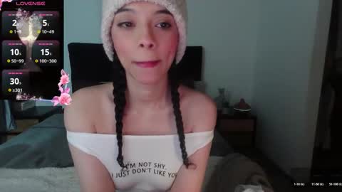 Snapshot of jasmine_019 chatting on 01/05/26, 08:01 J- next transmission december 4 online show from 01/05/26, 08:01