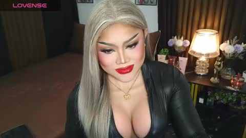 Jasmine Brandy online show from 10/08/25, 11:13