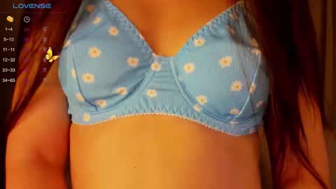 jasmine_wilson_ online show from 10/21/25, 02:01