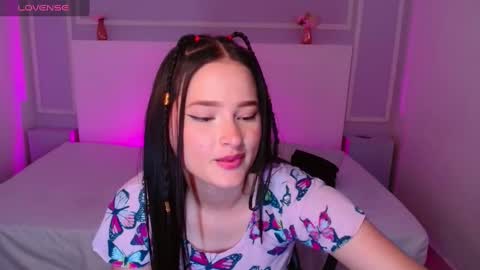 Snapshot of jasminebella0 chatting on 03/01/25, 10:53 Jazmin online show from 03/01/25, 10:53