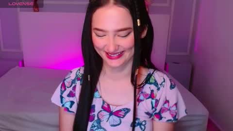 Snapshot of jasminebella0 chatting on 03/02/25, 05:01 Jazmin online show from 03/02/25, 05:01
