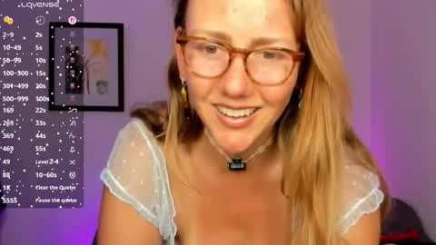 Snapshot of jasminedaze888 chatting on 03/25/26, 12:05 Jasmine Daze online show from 03/25/26, 12:05