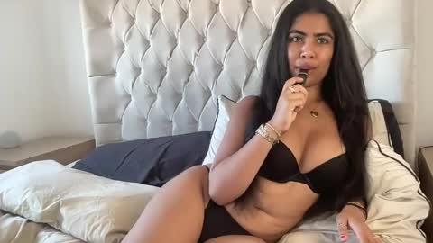 Snapshot of jasminefoxx_ chatting on 07/09/26, 06:12 Jasmine Fox online show from 07/09/26, 06:12