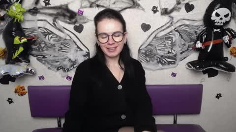 JasmineKouch online show from 10/18/25, 05:57