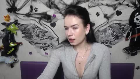 JasmineKouch online show from 11/09/25, 06:23