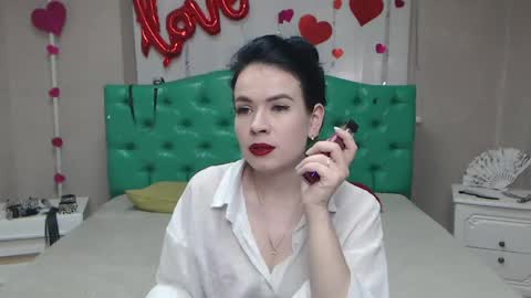 Snapshot of jasminekouch chatting on 04/17/26, 06:16 JasmineKouch online show from 04/17/26, 06:16