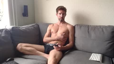 Snapshot of jasonberg29 chatting on 09/20/25, 10:27 Jason online show from 09/20/25, 10:27