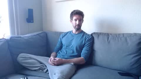 Snapshot of jasonberg29 chatting on 10/28/25, 02:09 Jason online show from 10/28/25, 02:09