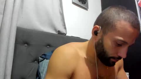 Snapshot of jasonmartiinez chatting on 11/20/25, 04:12 online show from 11/20/25, 04:12