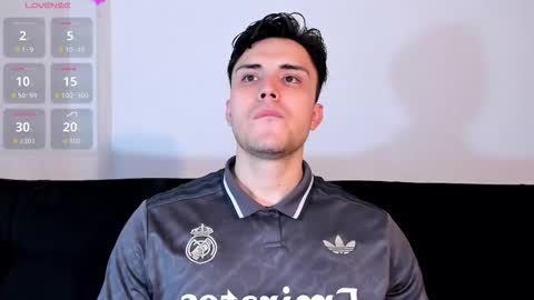 Snapshot of jasonxd98 chatting on 11/14/25, 01:04 Jason online show from 11/14/25, 01:04