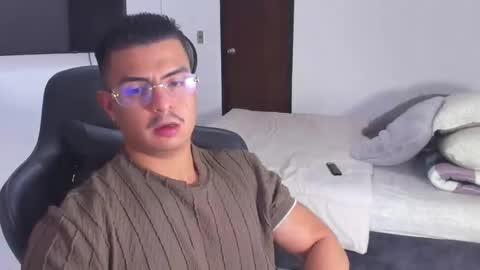 JBrooksXx online show from 01/13/25, 09:42