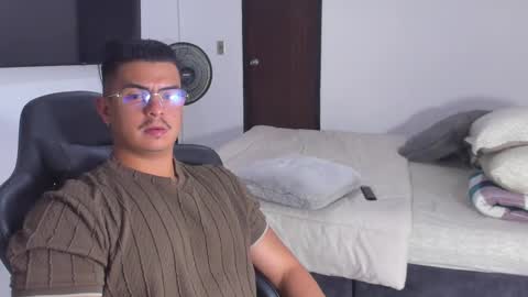 JBrooksXx online show from 01/14/25, 03:53