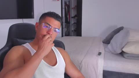 JBrooksXx online show from 01/14/25, 08:15