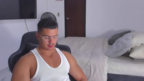 JBrooksXx online show from 01/15/25, 02:49