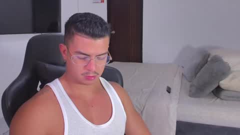 JBrooksXx online show from 01/15/25, 07:12