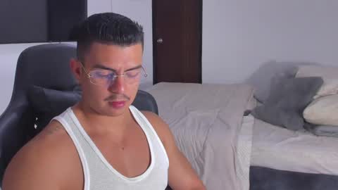 JBrooksXx online show from 01/16/25, 01:48