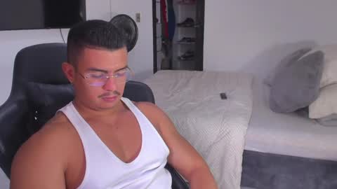 JBrooksXx online show from 01/22/25, 07:03
