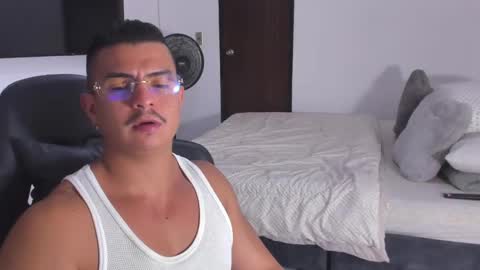 JBrooksXx online show from 01/29/25, 02:51