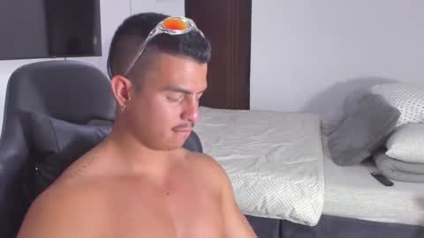 JBrooksXx online show from 02/01/25, 01:02