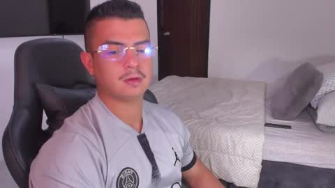 JBrooksXx online show from 02/01/25, 04:22