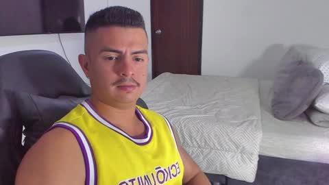 JBrooksXx online show from 02/05/25, 07:31