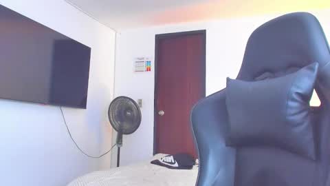 Snapshot of jasperbrooksx chatting on 09/20/25, 07:15 JBrooksXx online show from 09/20/25, 07:15