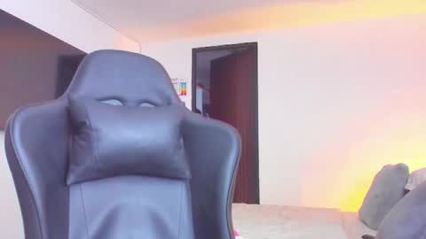 Snapshot of jasperbrooksx chatting on 09/27/25, 06:46 JBrooksXx online show from 09/27/25, 06:46