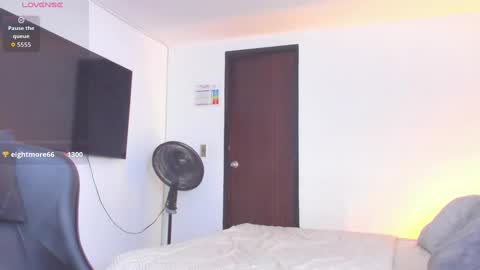 Snapshot of jasperbrooksx chatting on 10/04/25, 07:56 JBrooksXx online show from 10/04/25, 07:56