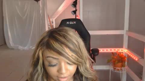 Snapshot of jassynicole chatting on 12/02/24, 04:31 Jaslene Lovely online show from 12/02/24, 04:31
