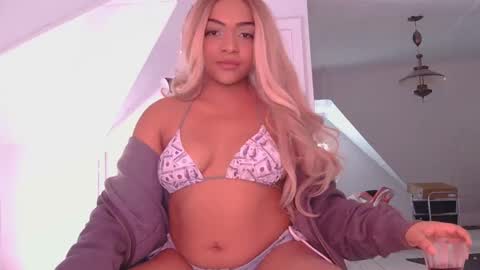 Snapshot of jassynicole chatting on 01/23/25, 05:10 Jaslene Lovely online show from 01/23/25, 05:10