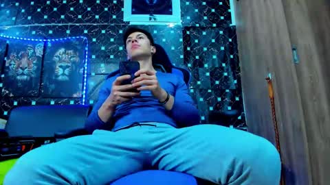 Javier online show from 09/17/25, 12:01