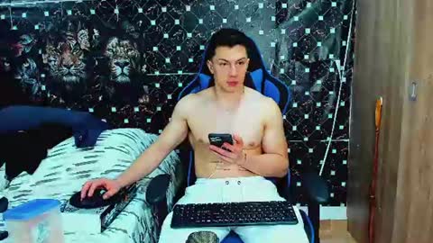 Javier online show from 06/30/26, 05:08