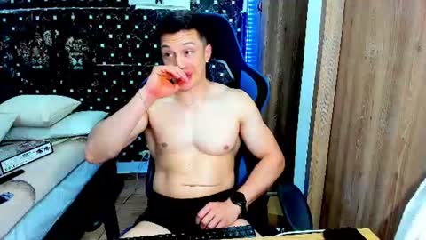 Javier online show from 07/24/26, 10:41