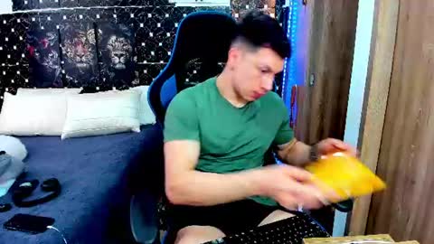 Javier online show from 07/25/26, 06:05
