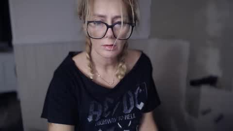 Snapshot of javlovesu chatting on 12/01/25, 07:13 JAV online show from 12/01/25, 07:13