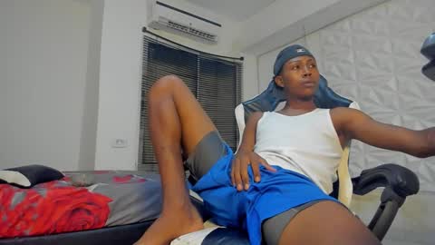 jax_maliq online show from 09/17/25, 02:13