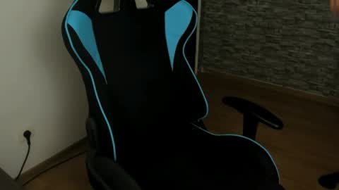 Snapshot of jaxonhunk chatting on 06/09/26, 01:06 JaxonHunk online show from 06/09/26, 01:06