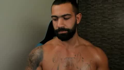 Snapshot of jaxonhunk chatting on 06/17/26, 02:03 JaxonHunk online show from 06/17/26, 02:03