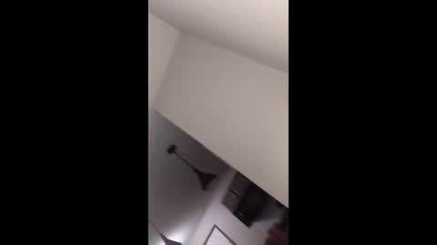 Snapshot of jaxsplitsmoonzplaythang chatting on 11/17/25, 09:59 Dicky Down online show from 11/17/25, 09:59