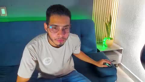 jay_brown69 online show from 12/20/25, 08:16