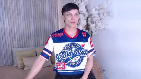 Snapshot of jay_smile chatting on 06/08/26, 03:18 JAY online show from 06/08/26, 03:18
