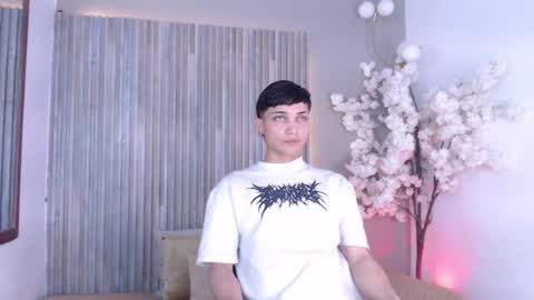 Snapshot of jay_smile chatting on 06/10/26, 03:50 JAY online show from 06/10/26, 03:50