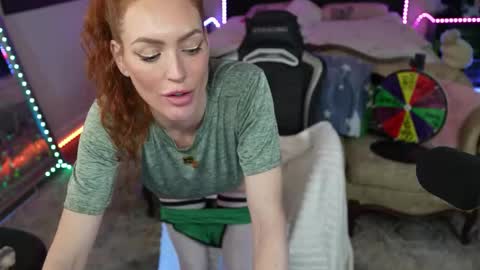 Snapshot of jaybeitsme chatting on 01/19/26, 12:03 JennyBlighe online show from 01/19/26, 12:03