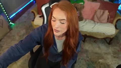 Snapshot of jaybeitsme chatting on 03/18/26, 09:12 JennyBlighe online show from 03/18/26, 09:12
