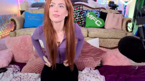 Snapshot of jaybeitsme chatting on 05/14/26, 08:26 JennyBlighe online show from 05/14/26, 08:26