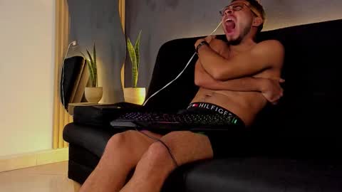 Snapshot of jaybrown_1 chatting on 11/03/25, 03:41 Jay online show from 11/03/25, 03:41