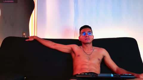 Snapshot of jaybrown_1 chatting on 11/12/25, 03:07 Jay online show from 11/12/25, 03:07