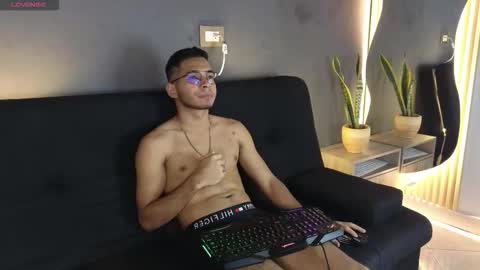 Snapshot of jaybrown_1 chatting on 11/21/25, 11:31 Jay online show from 11/21/25, 11:31