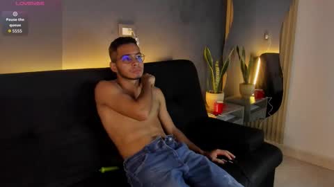 Snapshot of jaybrown_1 chatting on 11/26/25, 11:11 Jay online show from 11/26/25, 11:11