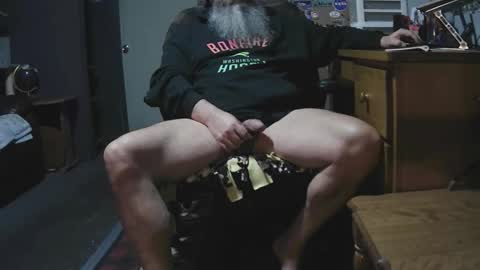 Snapshot of jaycanbefun chatting on 10/29/25, 09:00 Grand Zaddy or Jay its casual online show from 10/29/25, 09:00